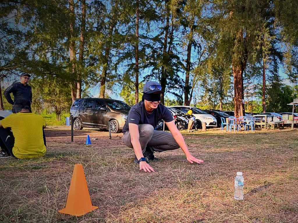 Teambuilding activity 2 - gem-asia